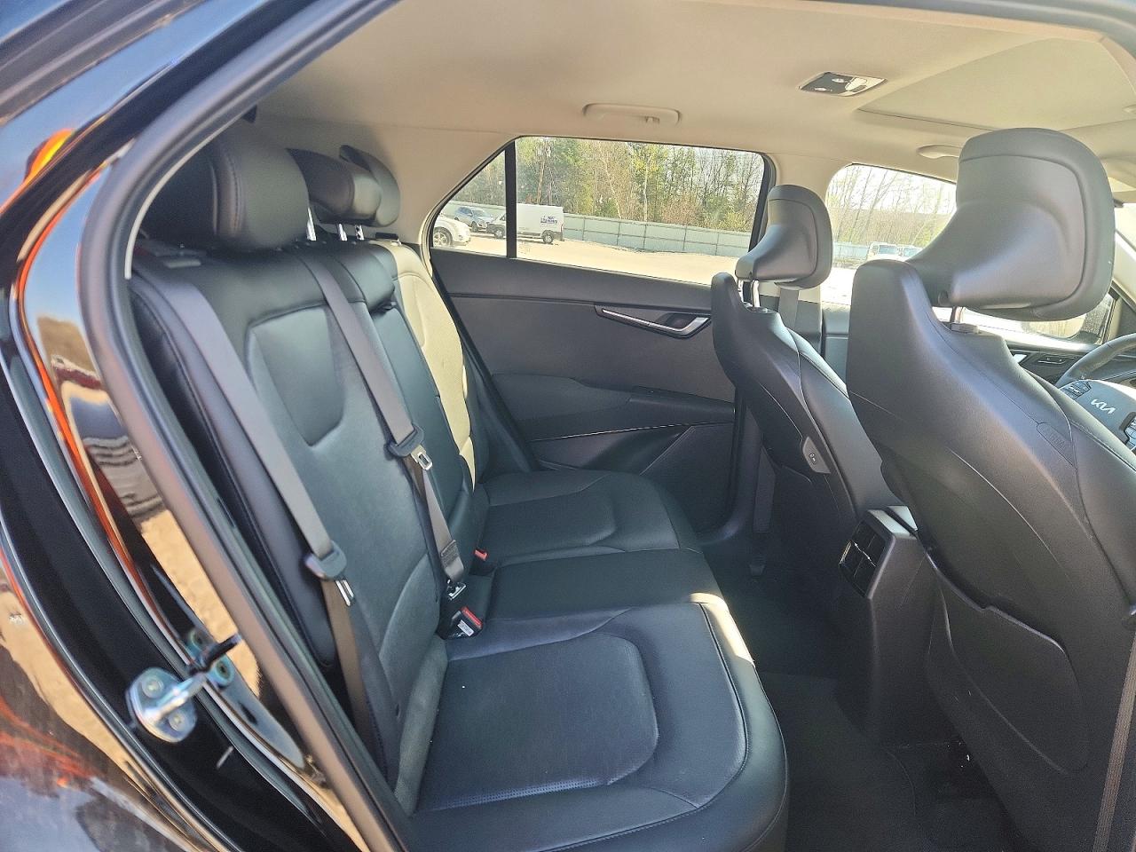 2023 KIA NIRO SX photo 28
