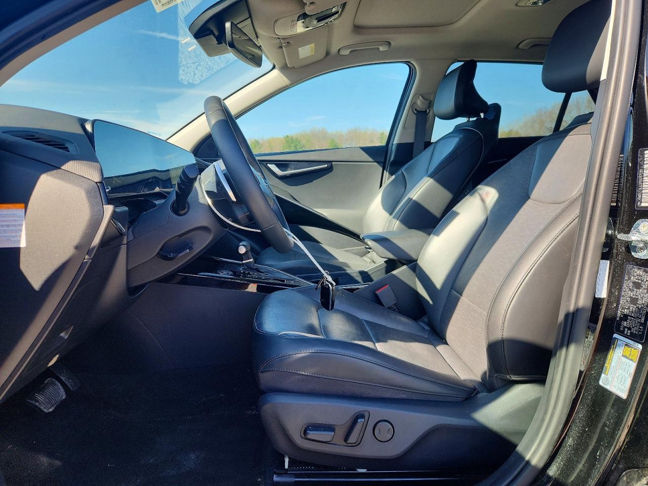 2023 KIA NIRO SX photo 19