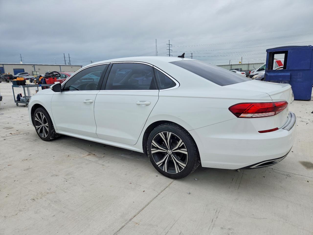 2021 VOLKSWAGEN PASSAT SE photo 3