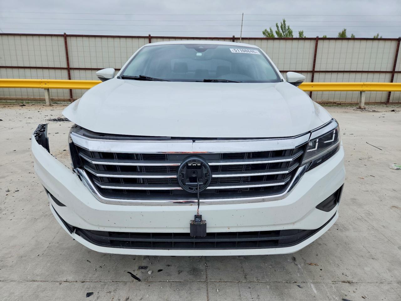 2021 VOLKSWAGEN PASSAT SE photo 9