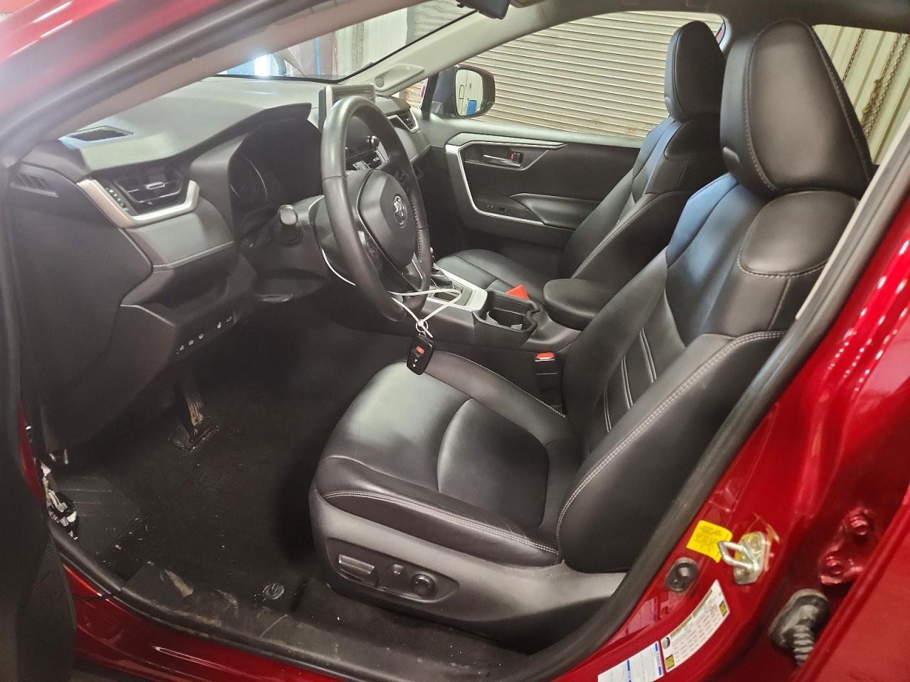 2019 TOYOTA RAV4 XLE PREMIUM photo 19