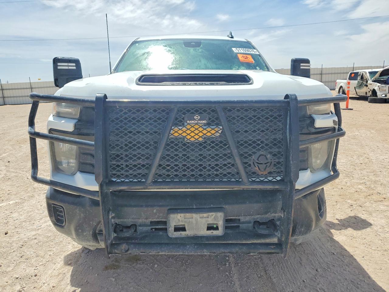 2024 CHEVROLET SILVERADO K2500 HEAVY DUTY photo 5