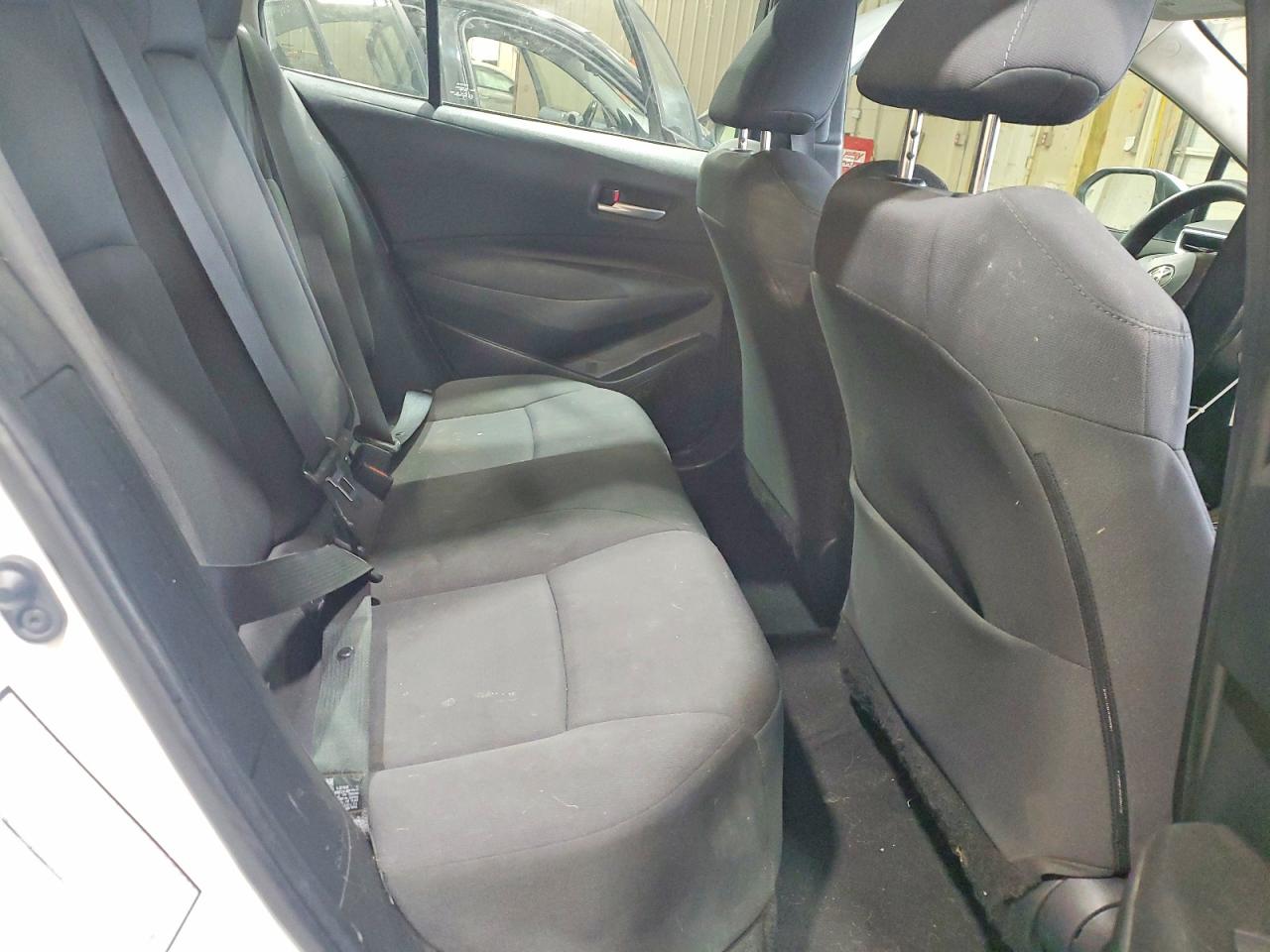 2021 TOYOTA COROLLA LE photo 25