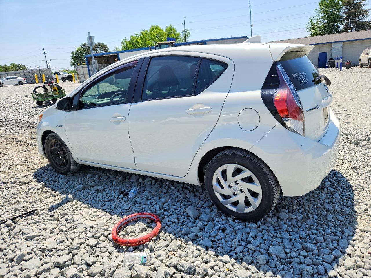 2015 TOYOTA PRIUS C TWO photo 2