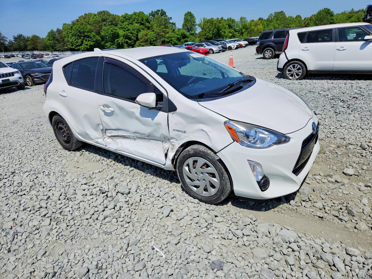 2015 TOYOTA PRIUS C TWO photo 4