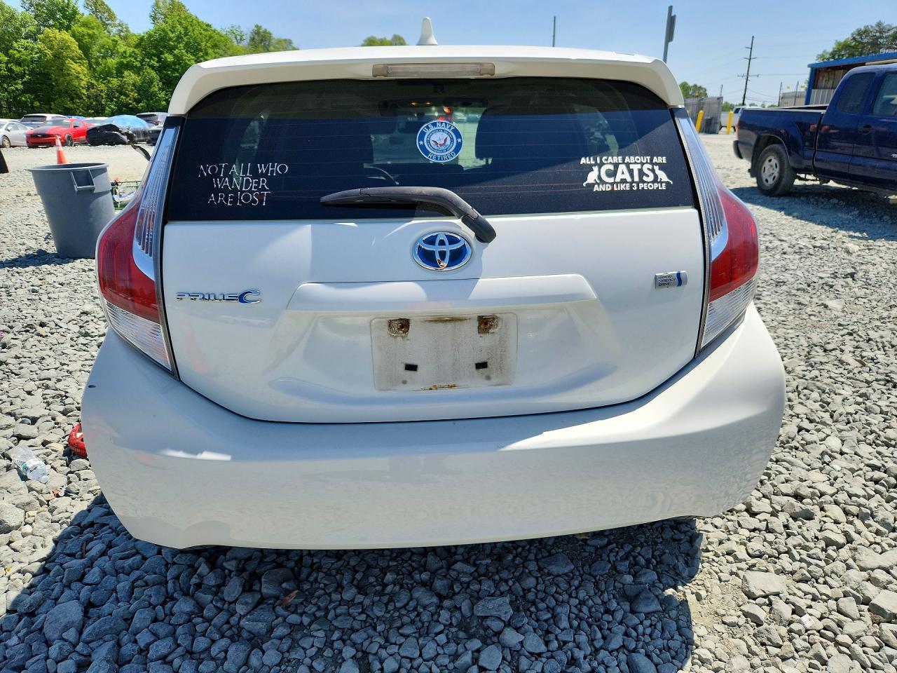 2015 TOYOTA PRIUS C TWO photo 6