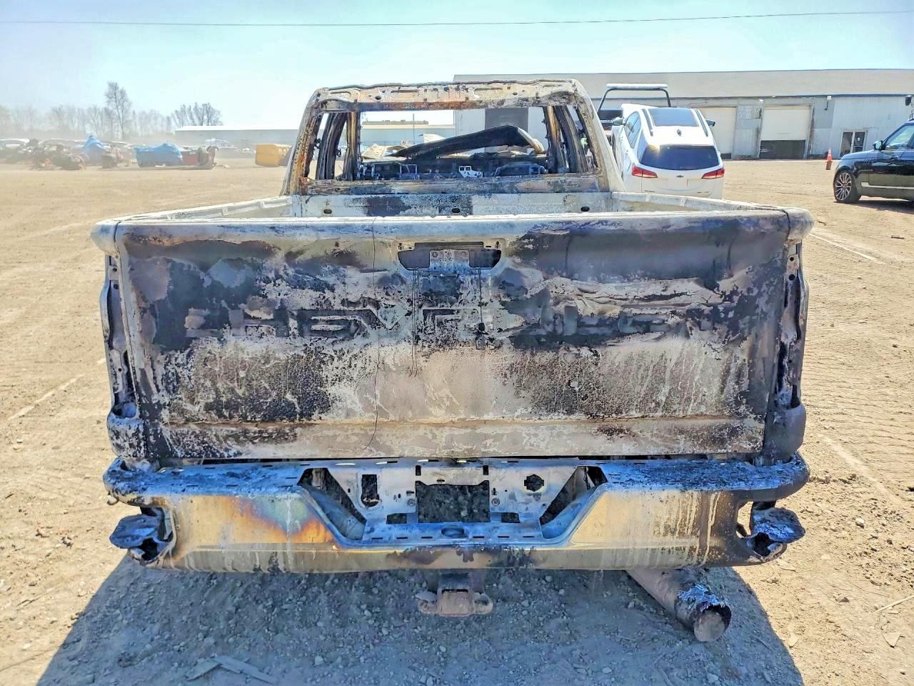 2024 CHEVROLET SILVERADO K2500 HEAVY DUTY LT photo 6