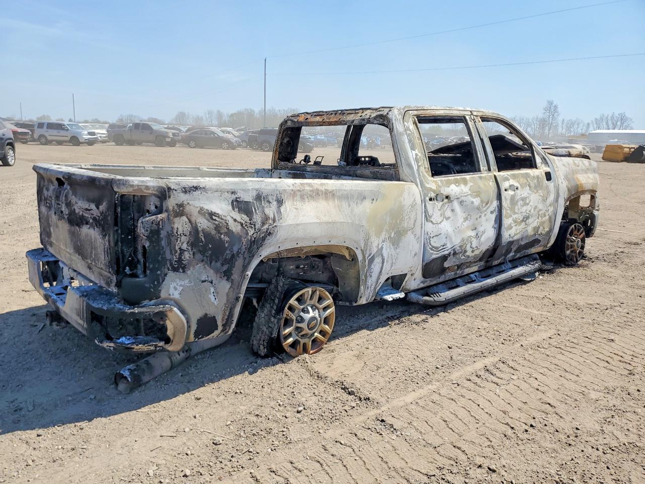 2024 CHEVROLET SILVERADO K2500 HEAVY DUTY LT photo 3