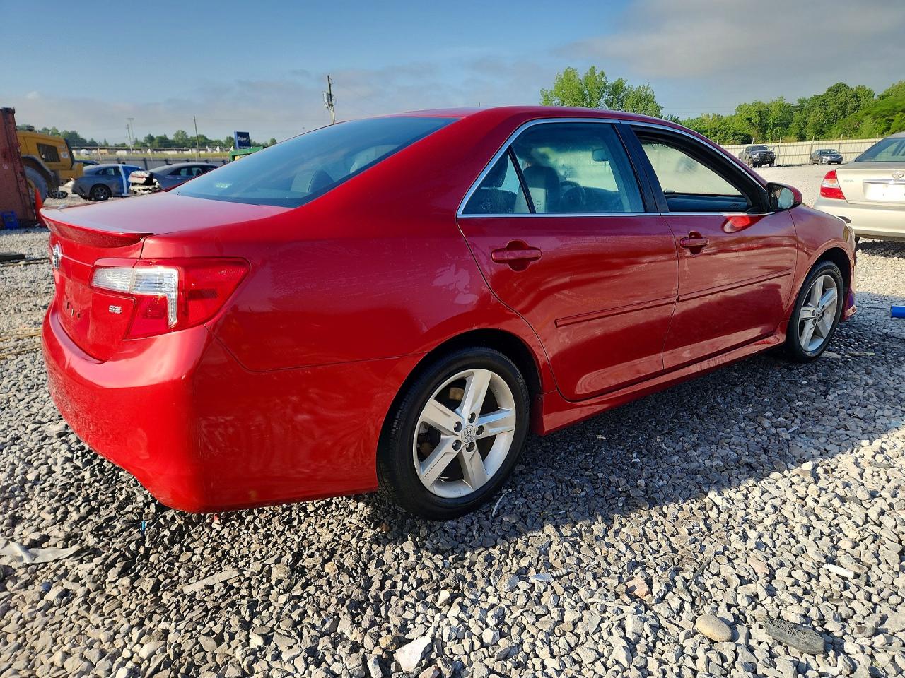 2012 TOYOTA CAMRY SE photo 5