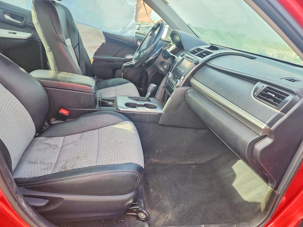 2012 TOYOTA CAMRY SE photo 13