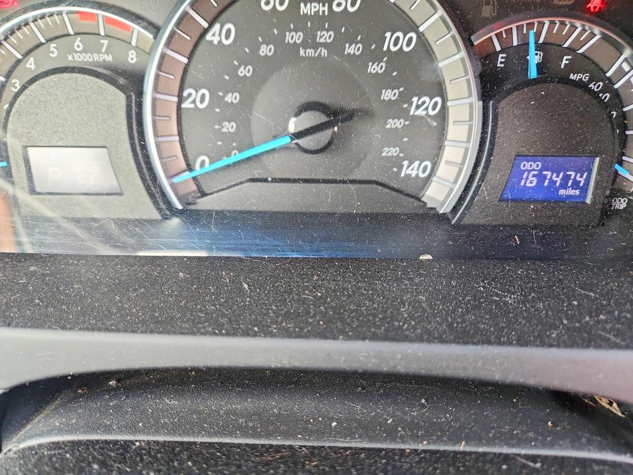 2012 TOYOTA CAMRY SE photo 17