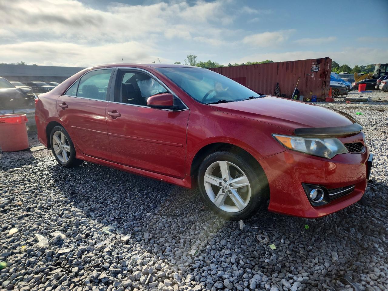 2012 TOYOTA CAMRY SE photo 7