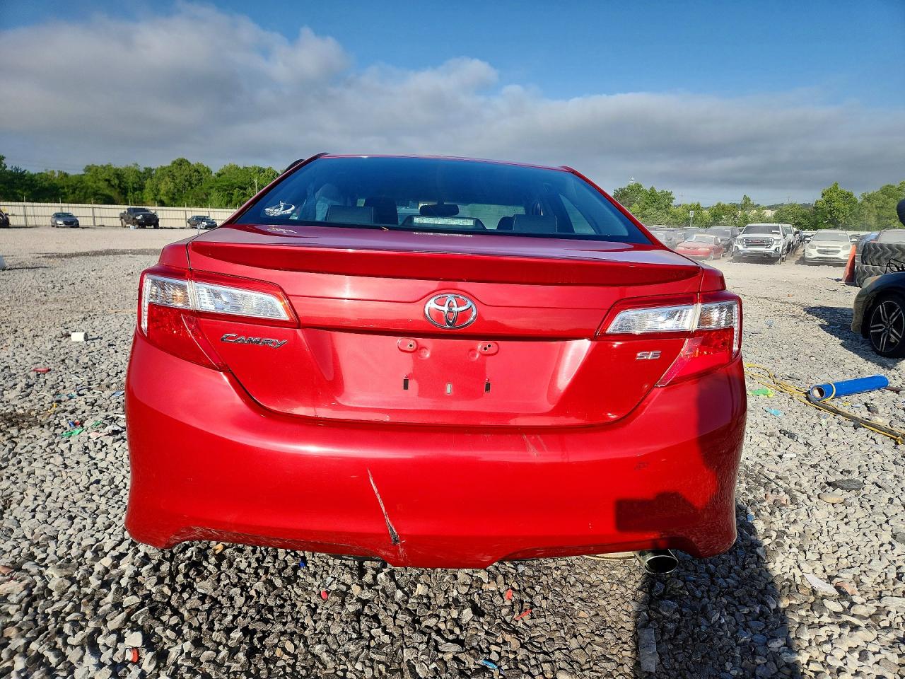 2012 TOYOTA CAMRY SE photo 11