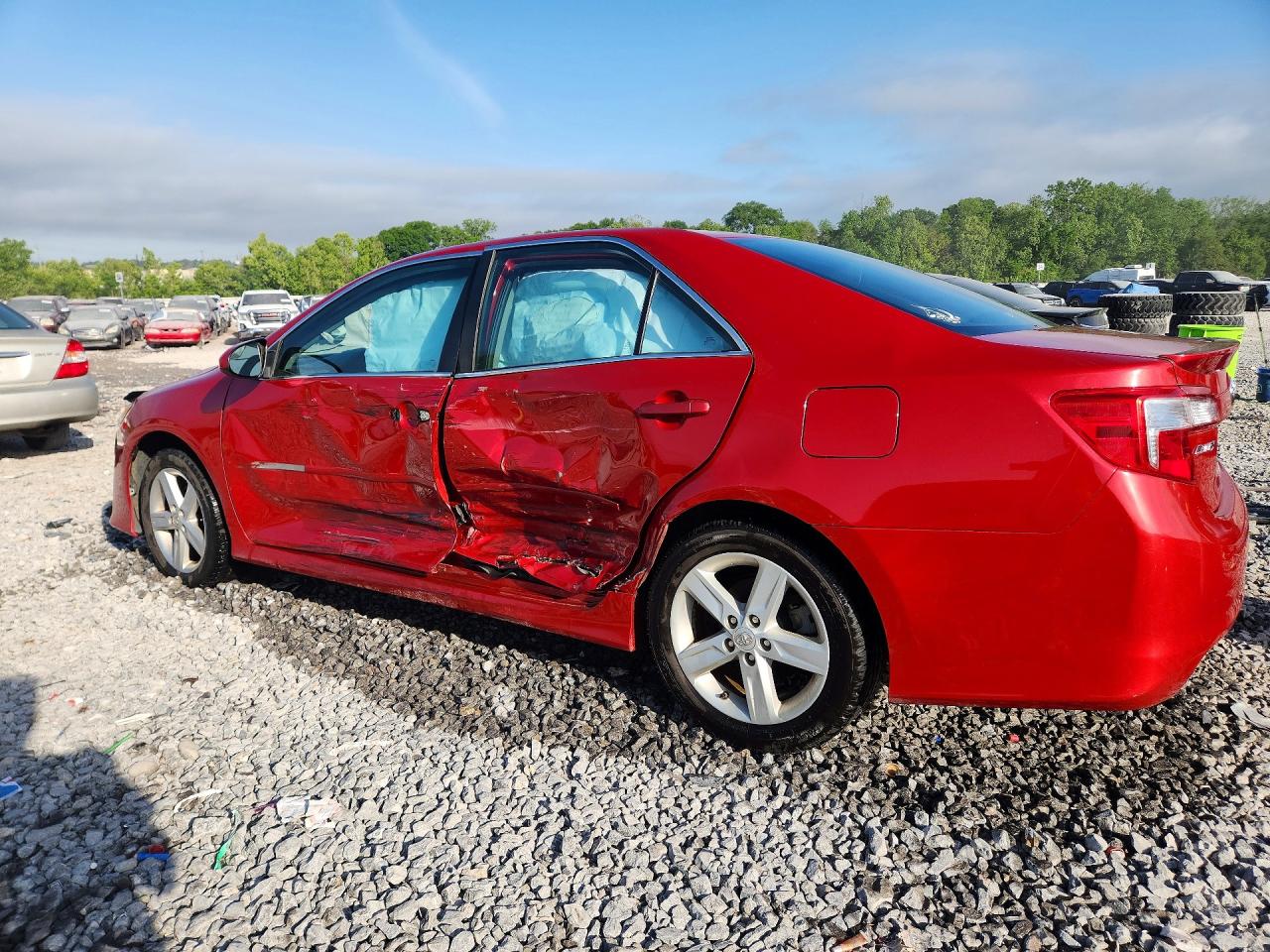 2012 TOYOTA CAMRY SE photo 3