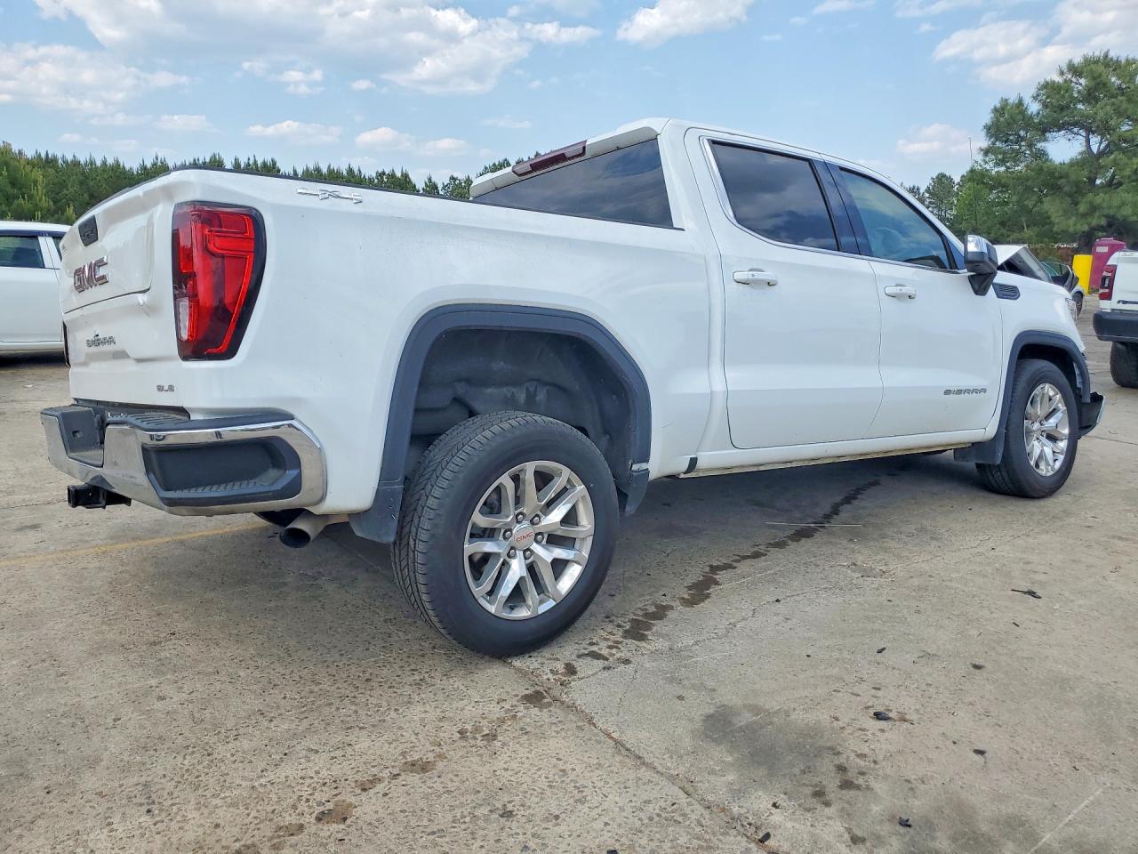 2022 GMC SIERRA LIMITED K1500 SLE photo 3