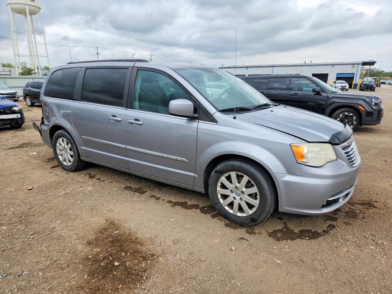 2013 CHRYSLER TOWN & COUNTRY TOURING photo 10