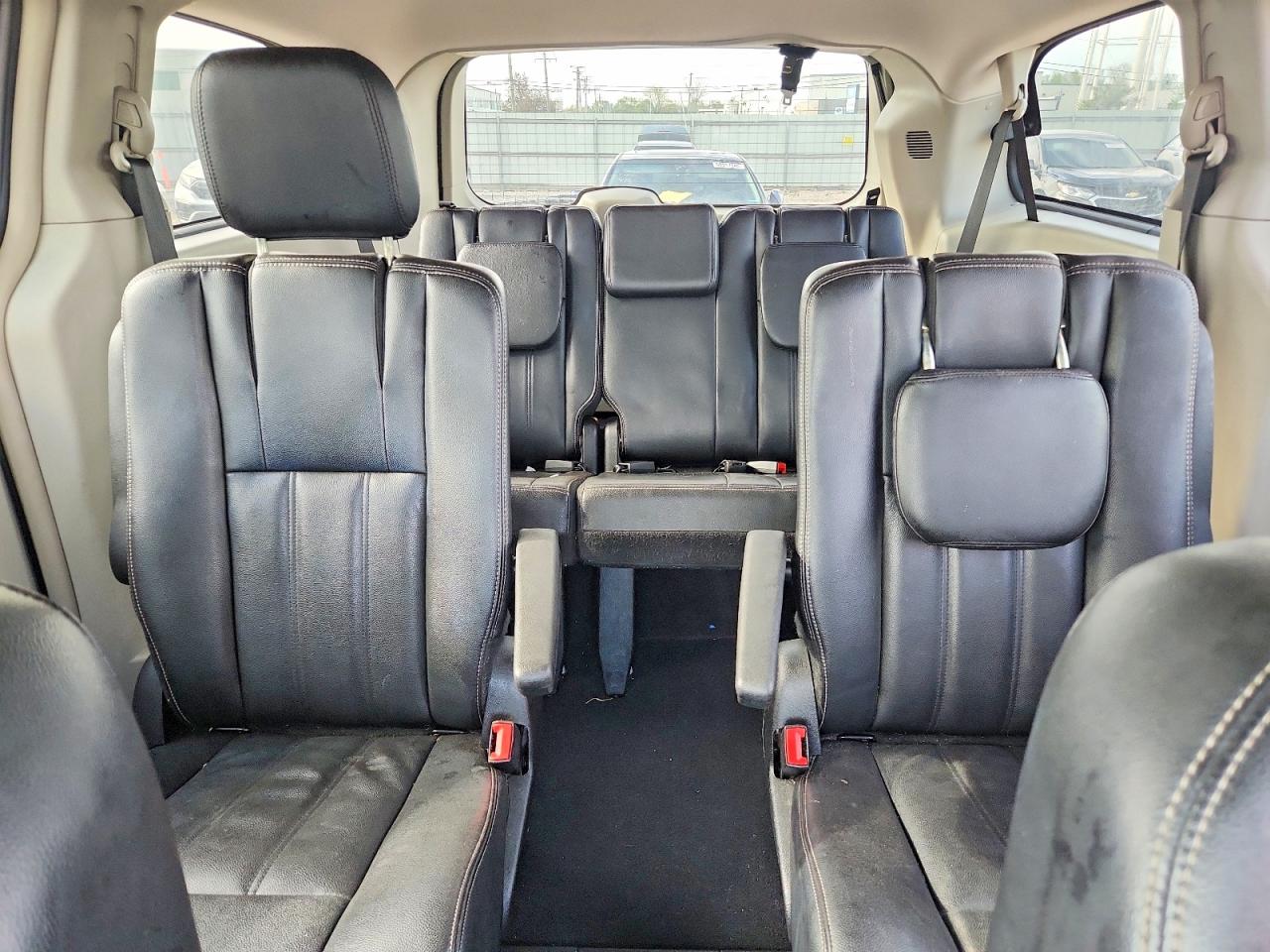 2013 CHRYSLER TOWN & COUNTRY TOURING photo 28