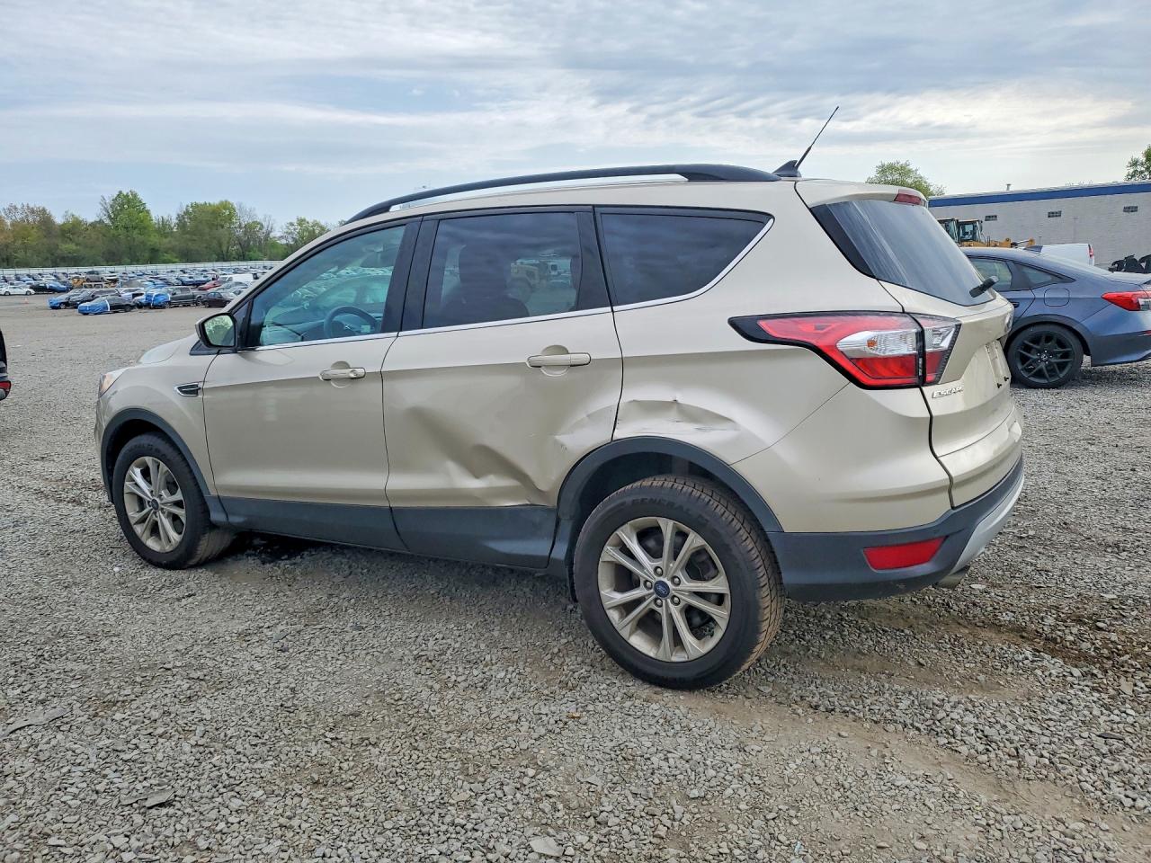 2018 FORD ESCAPE SEL photo 3