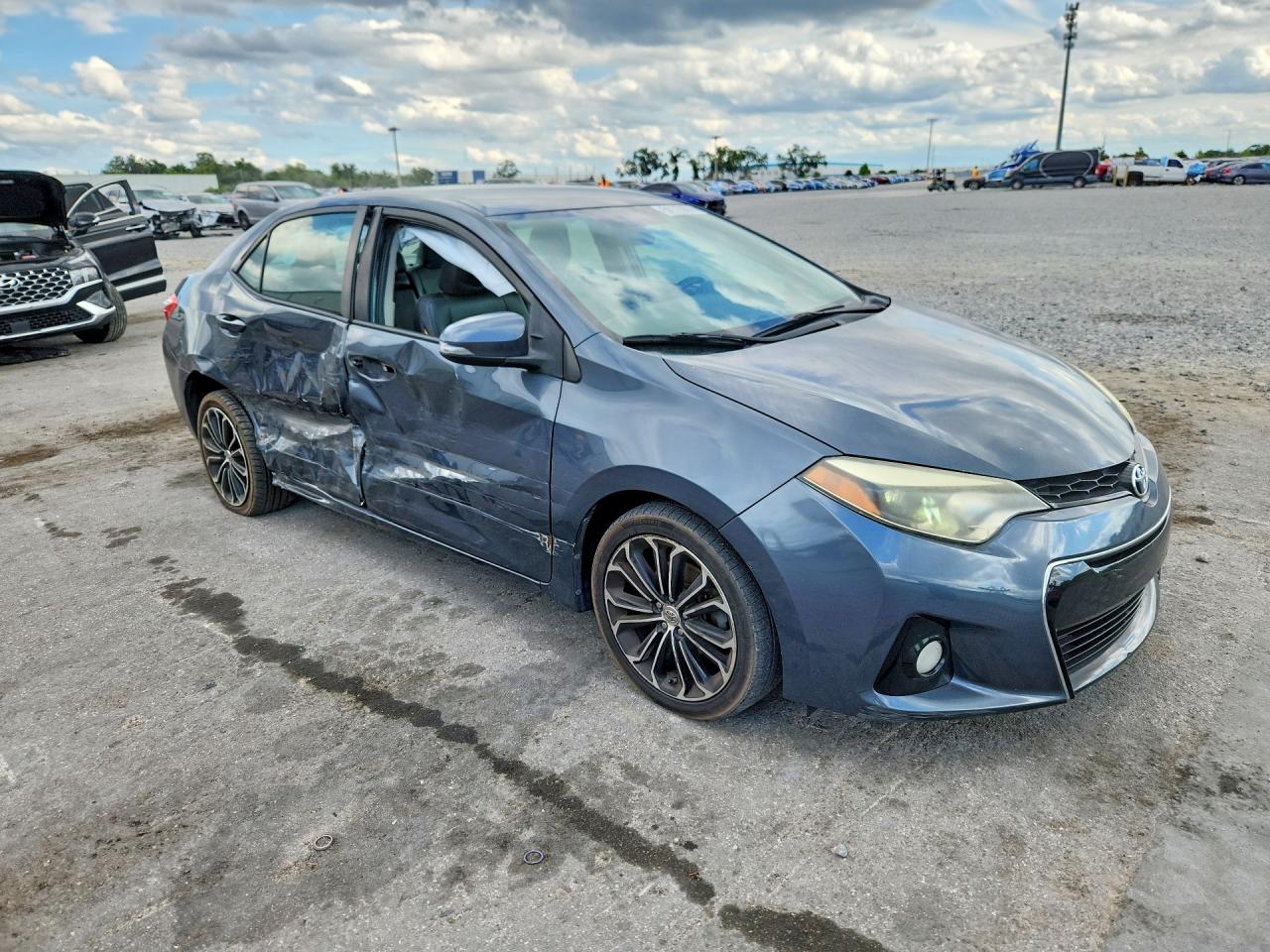 2015 TOYOTA COROLLA S PLUS photo 13