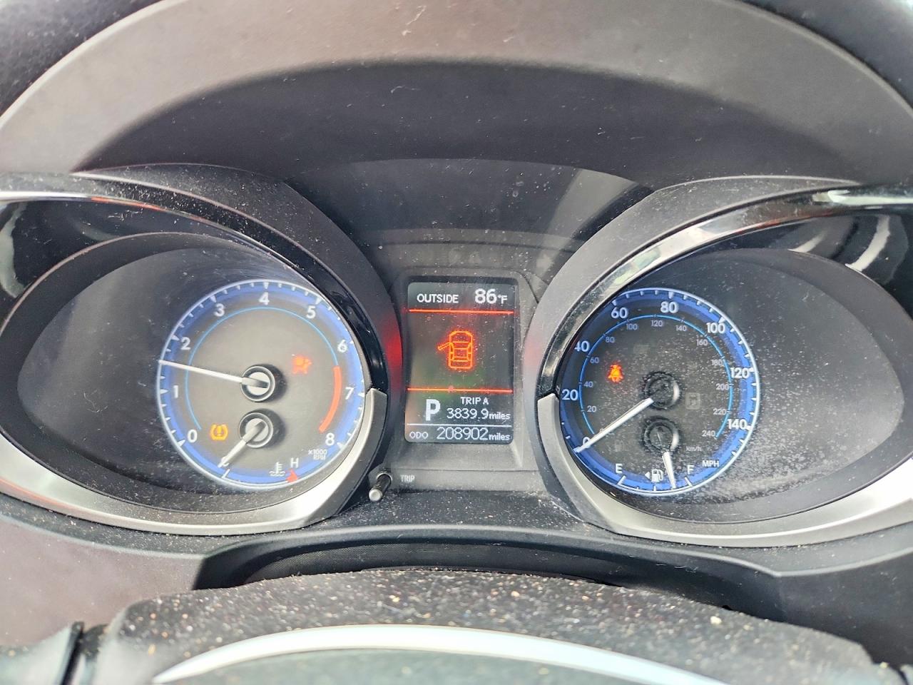2015 TOYOTA COROLLA S PLUS photo 29