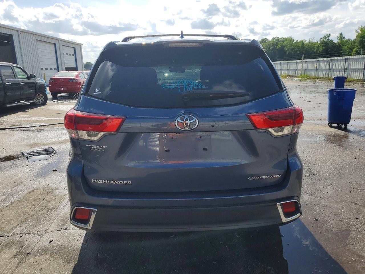 2019 TOYOTA HIGHLANDER LIMITED photo 16