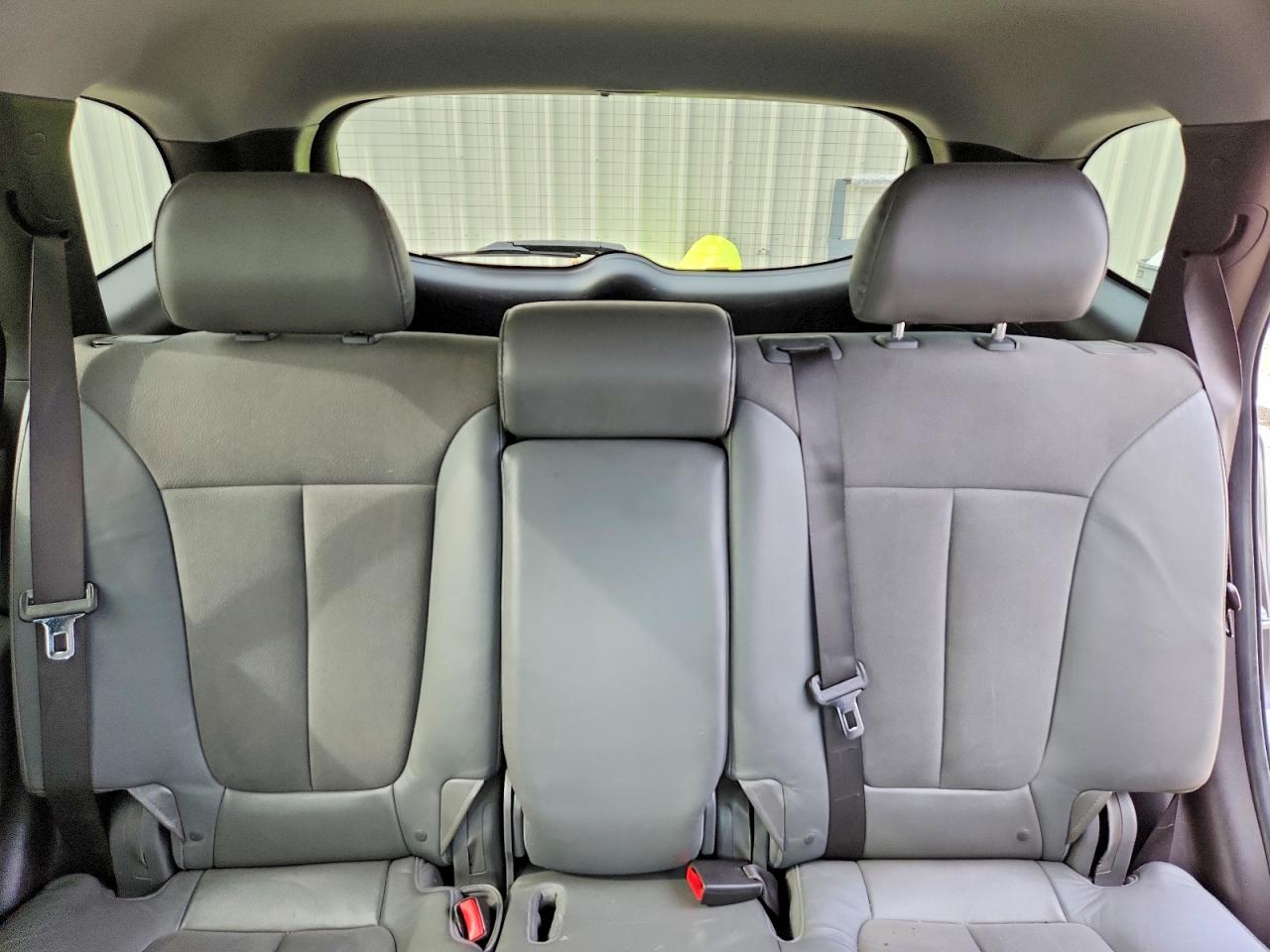 2010 HYUNDAI SANTA FE SE photo 28