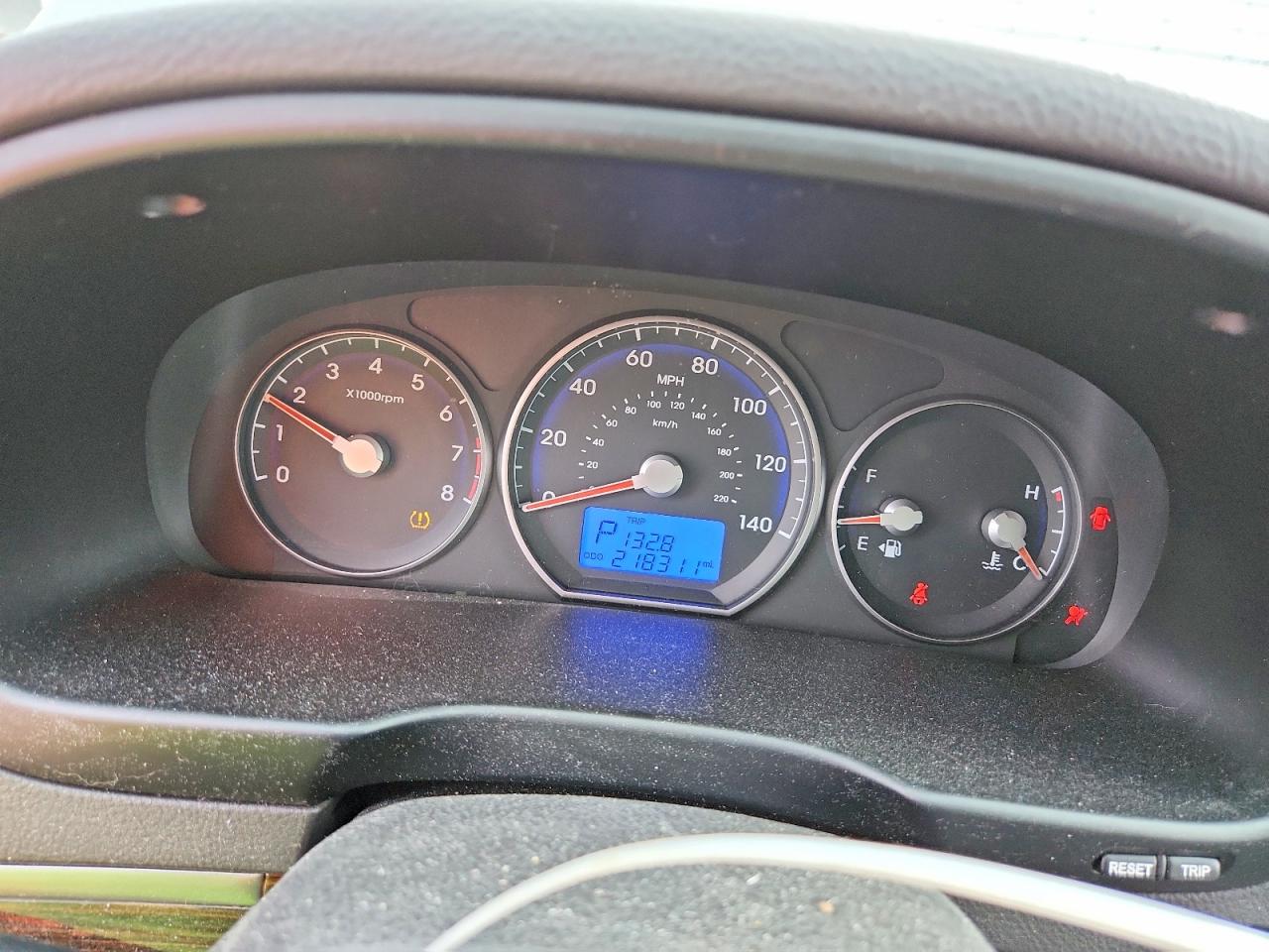 2010 HYUNDAI SANTA FE SE photo 25