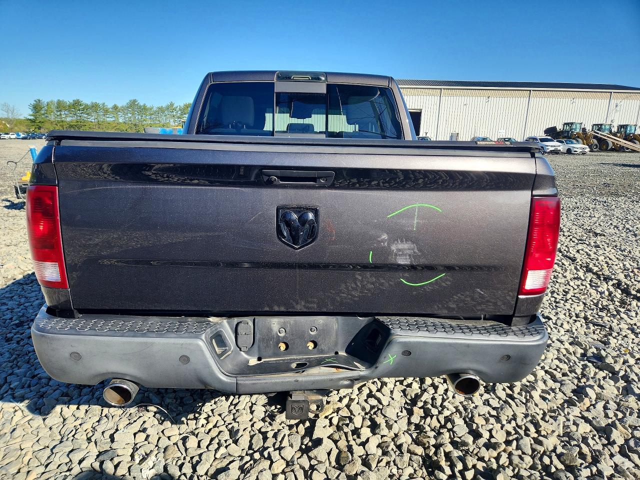 2017 RAM 1500 SLT photo 16