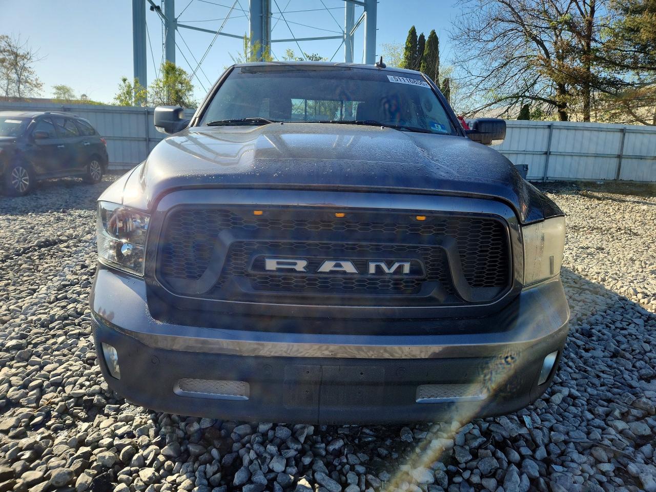 2017 RAM 1500 SLT photo 13