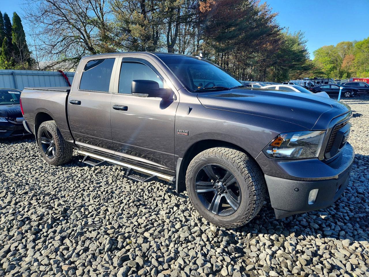 2017 RAM 1500 SLT photo 10