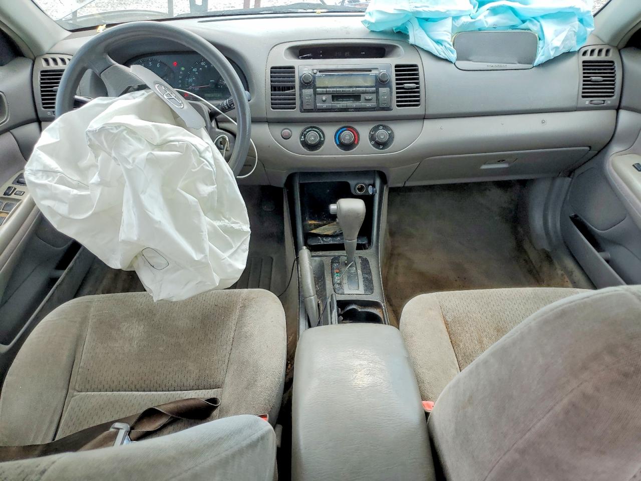 2002 TOYOTA CAMRY LE photo 22