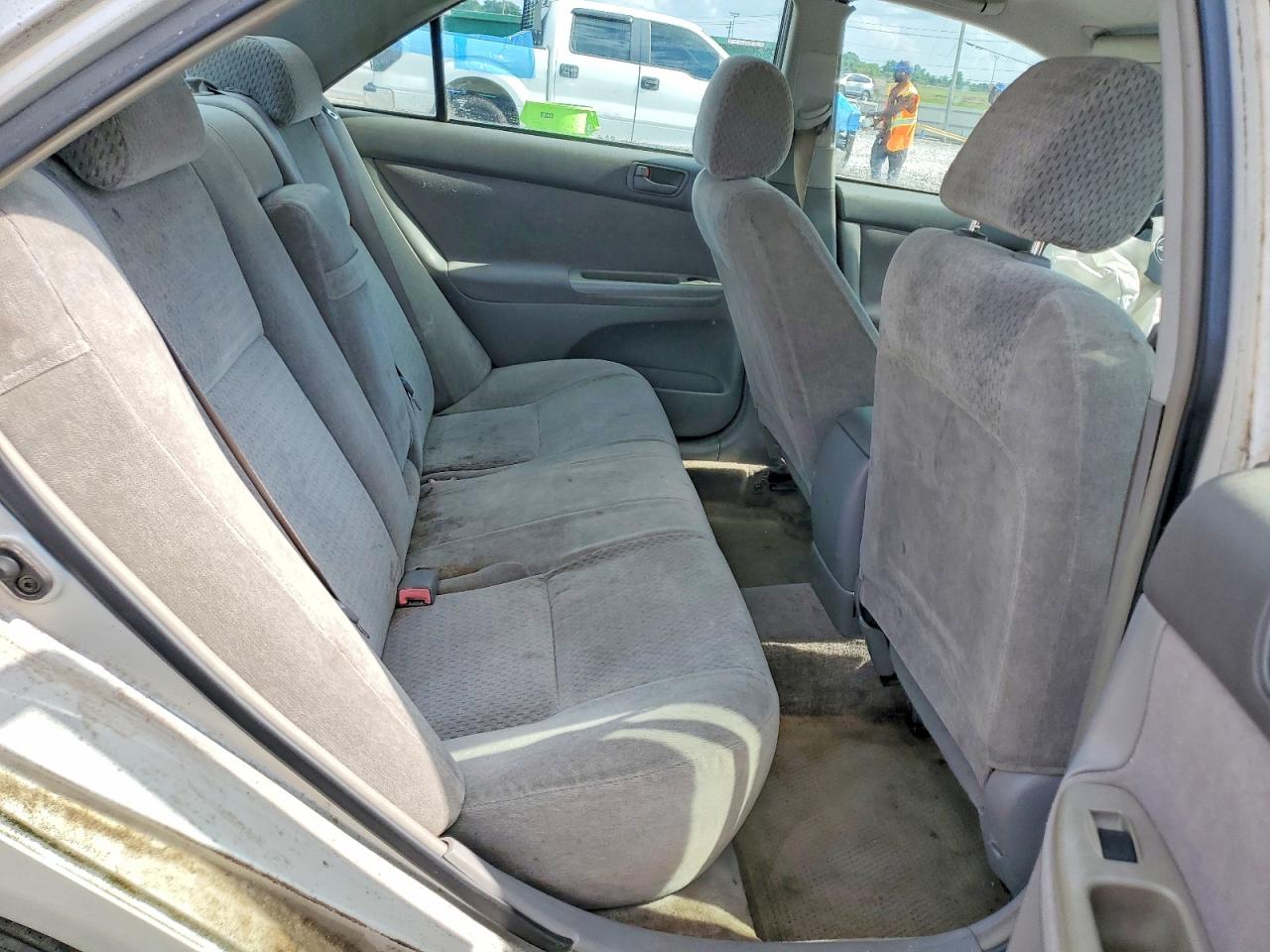 2002 TOYOTA CAMRY LE photo 28