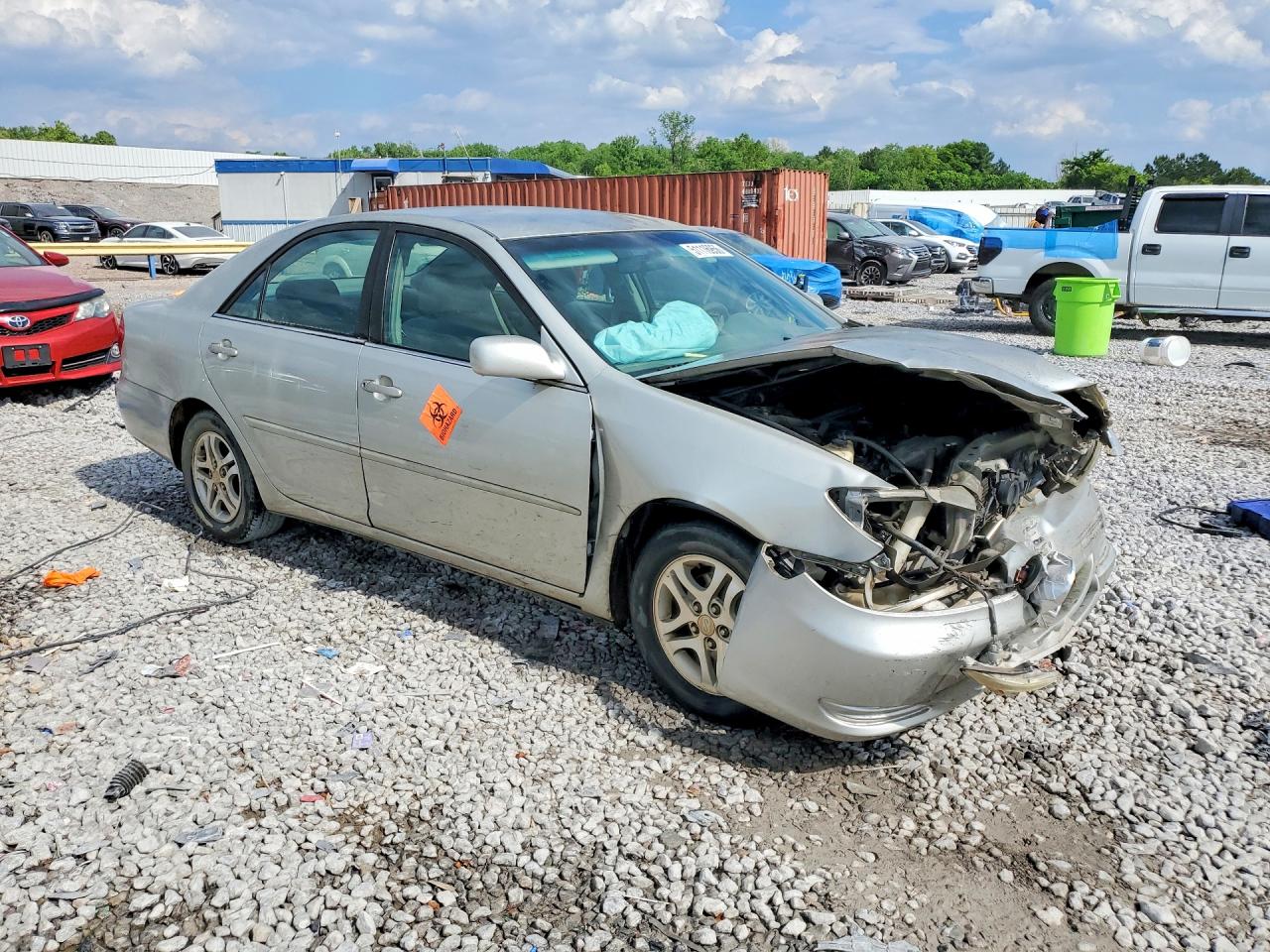 2002 TOYOTA CAMRY LE photo 10