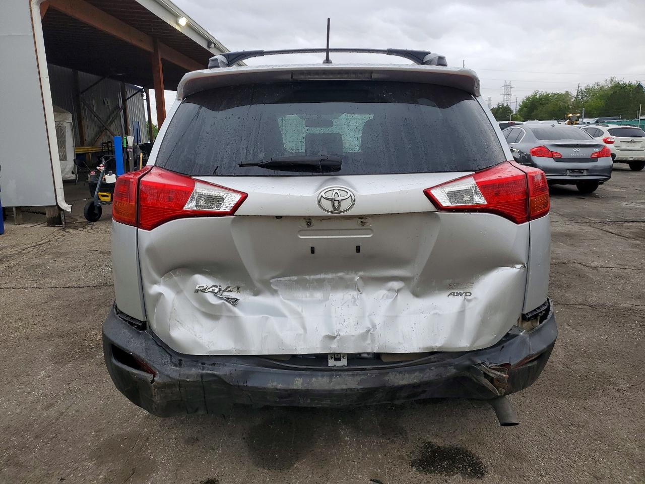 2013 TOYOTA RAV4 XLE photo 6