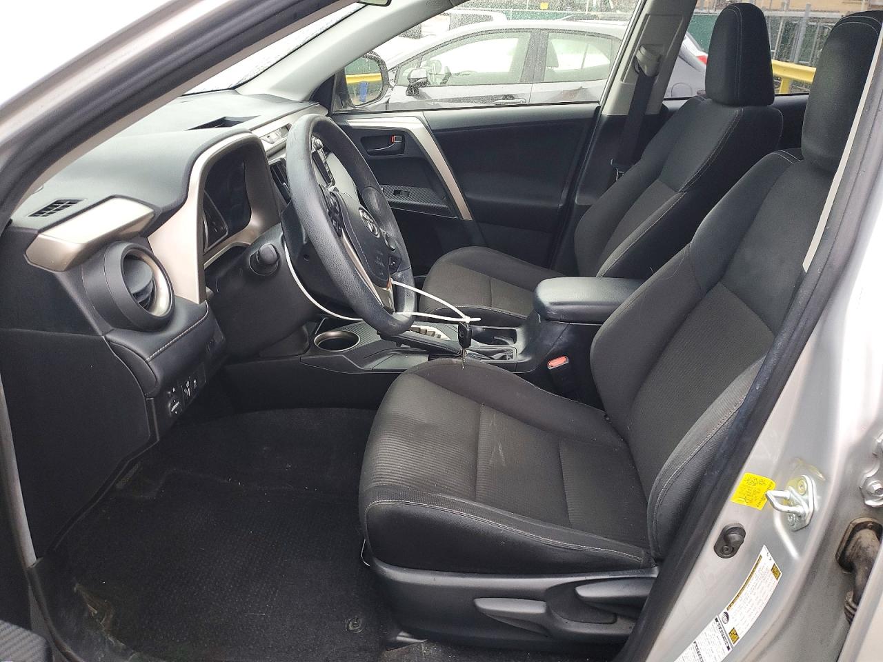 2013 TOYOTA RAV4 XLE photo 7