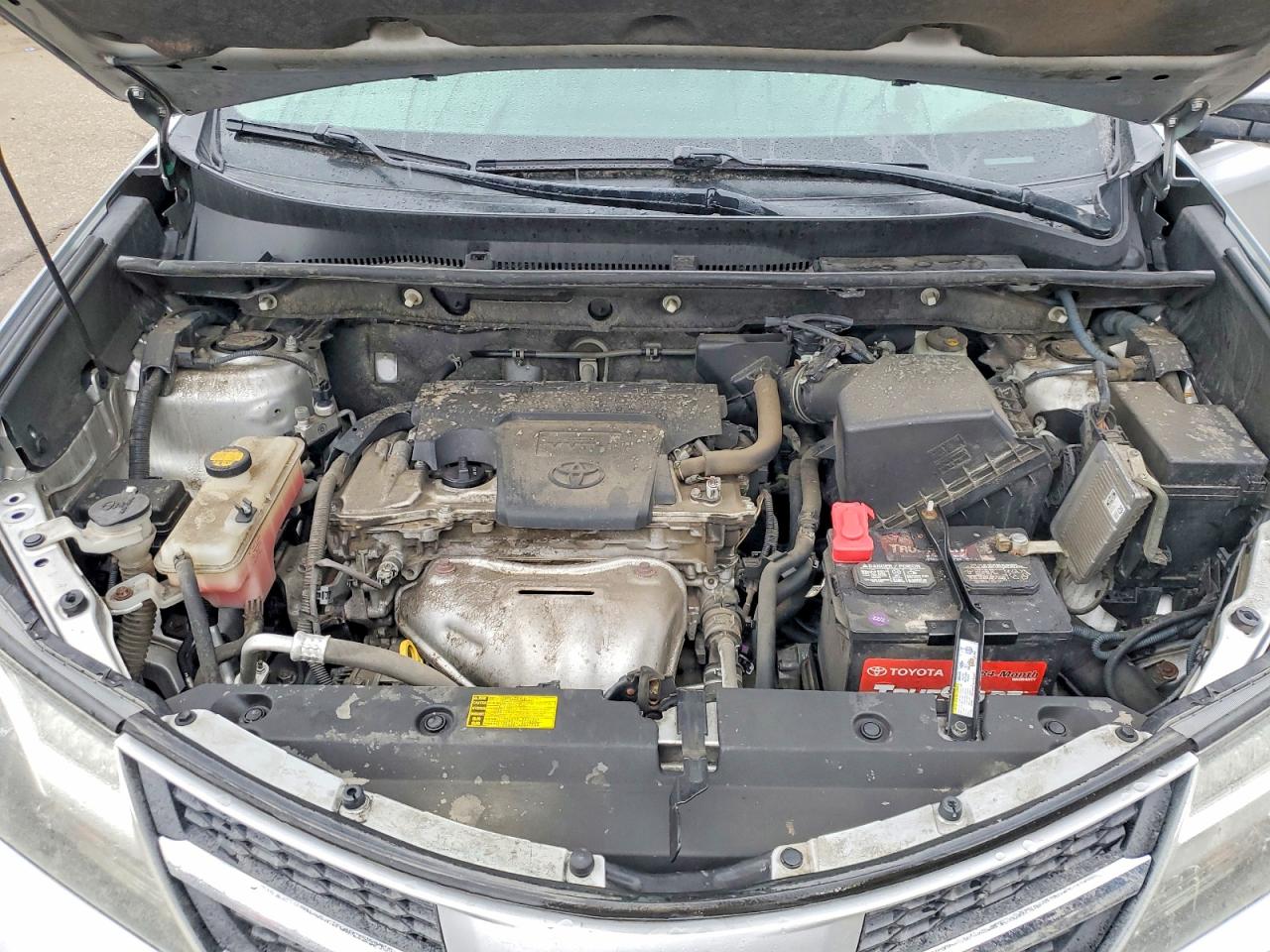2013 TOYOTA RAV4 XLE photo 12