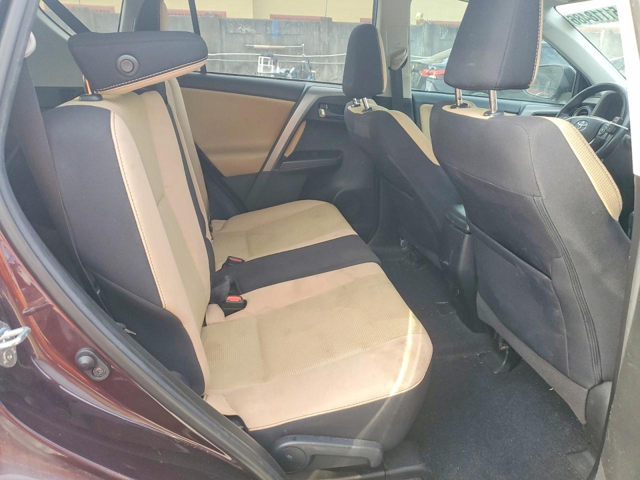2018 TOYOTA RAV4 XLE photo 19