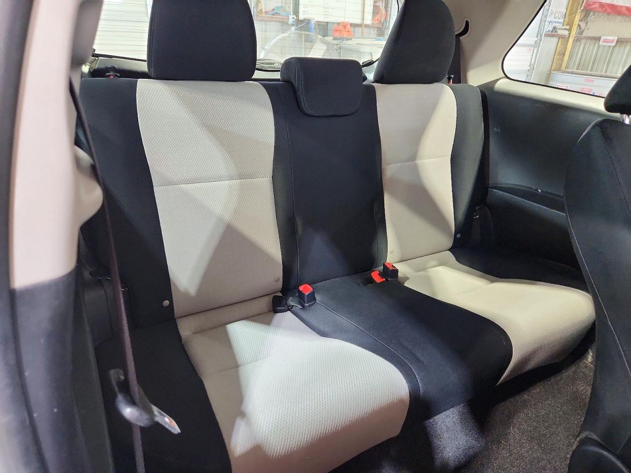 2012 TOYOTA YARIS 3-DOOR L photo 31