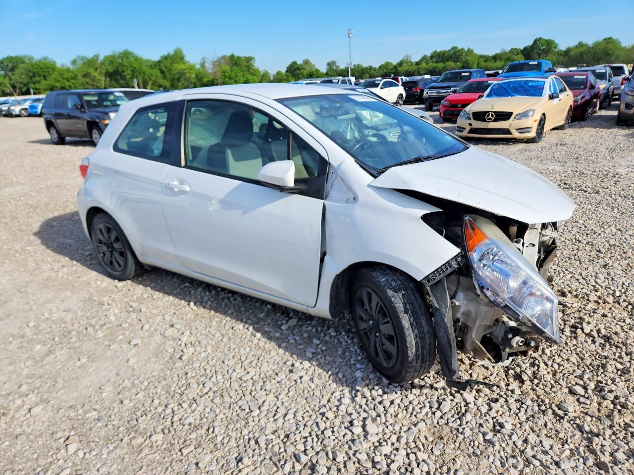 2012 TOYOTA YARIS 3-DOOR L photo 10