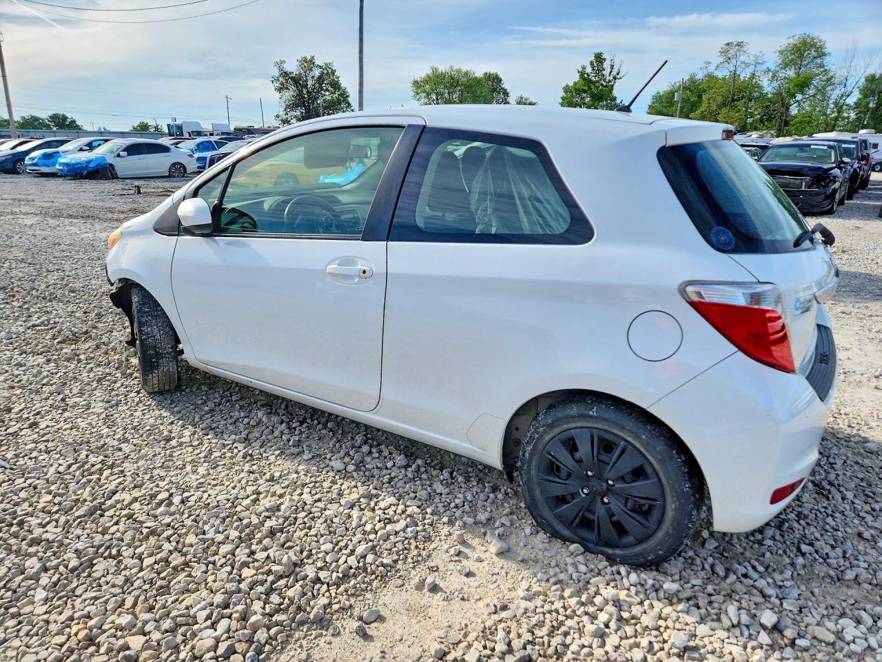 2012 TOYOTA YARIS 3-DOOR L photo 4
