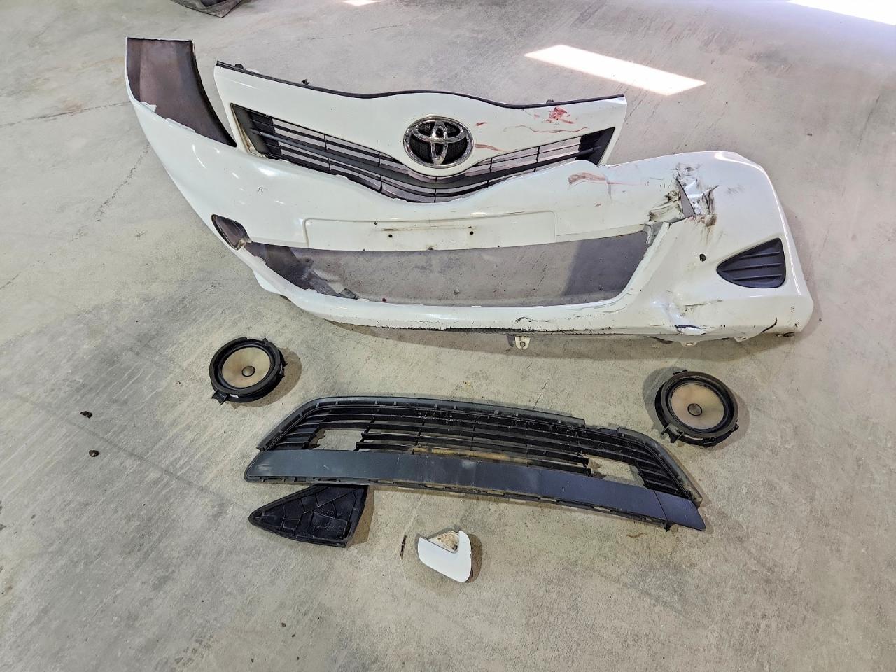 2012 TOYOTA YARIS 3-DOOR L photo 37