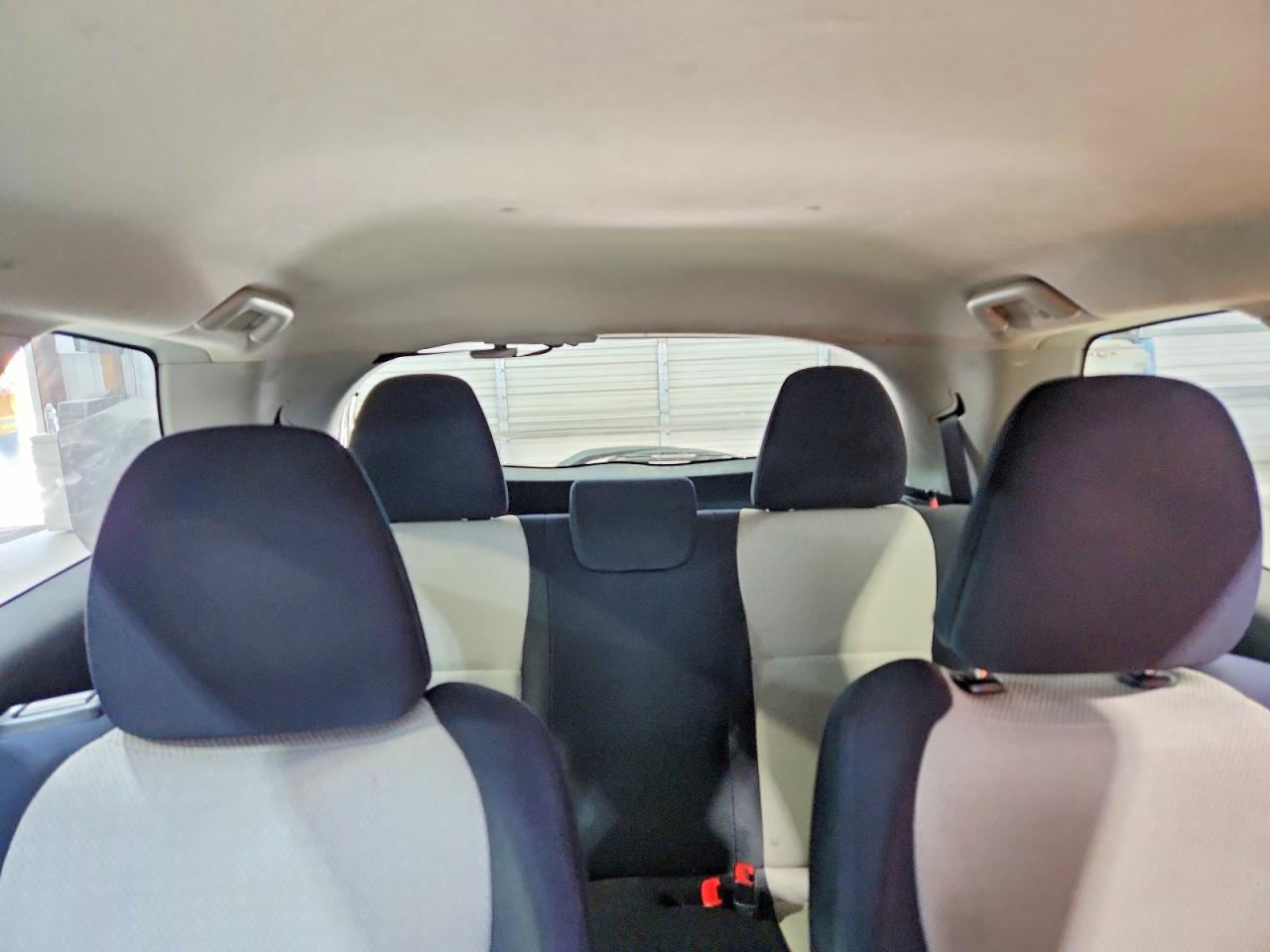 2012 TOYOTA YARIS 3-DOOR L photo 28