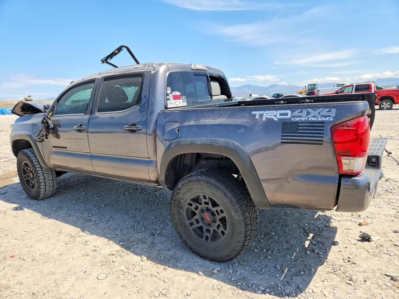 2017 TOYOTA TACOMA TRD OFF-ROAD photo 3