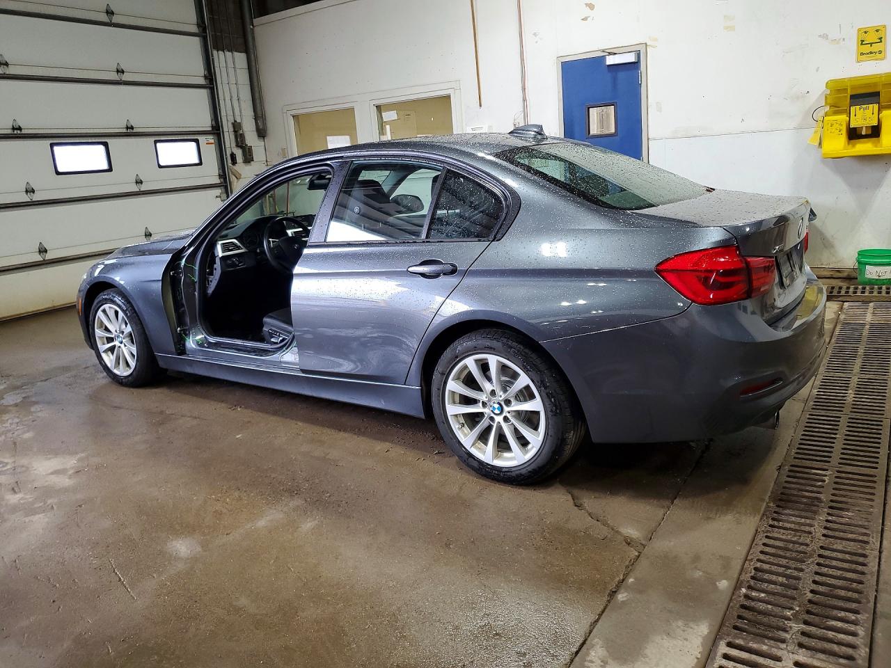 2017 BMW 320 XI photo 3