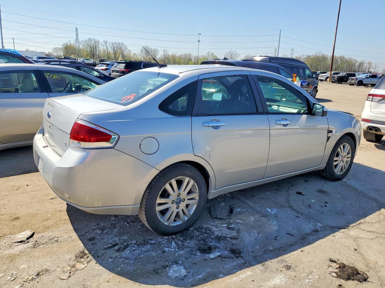 2008 FORD FOCUS SE photo 3