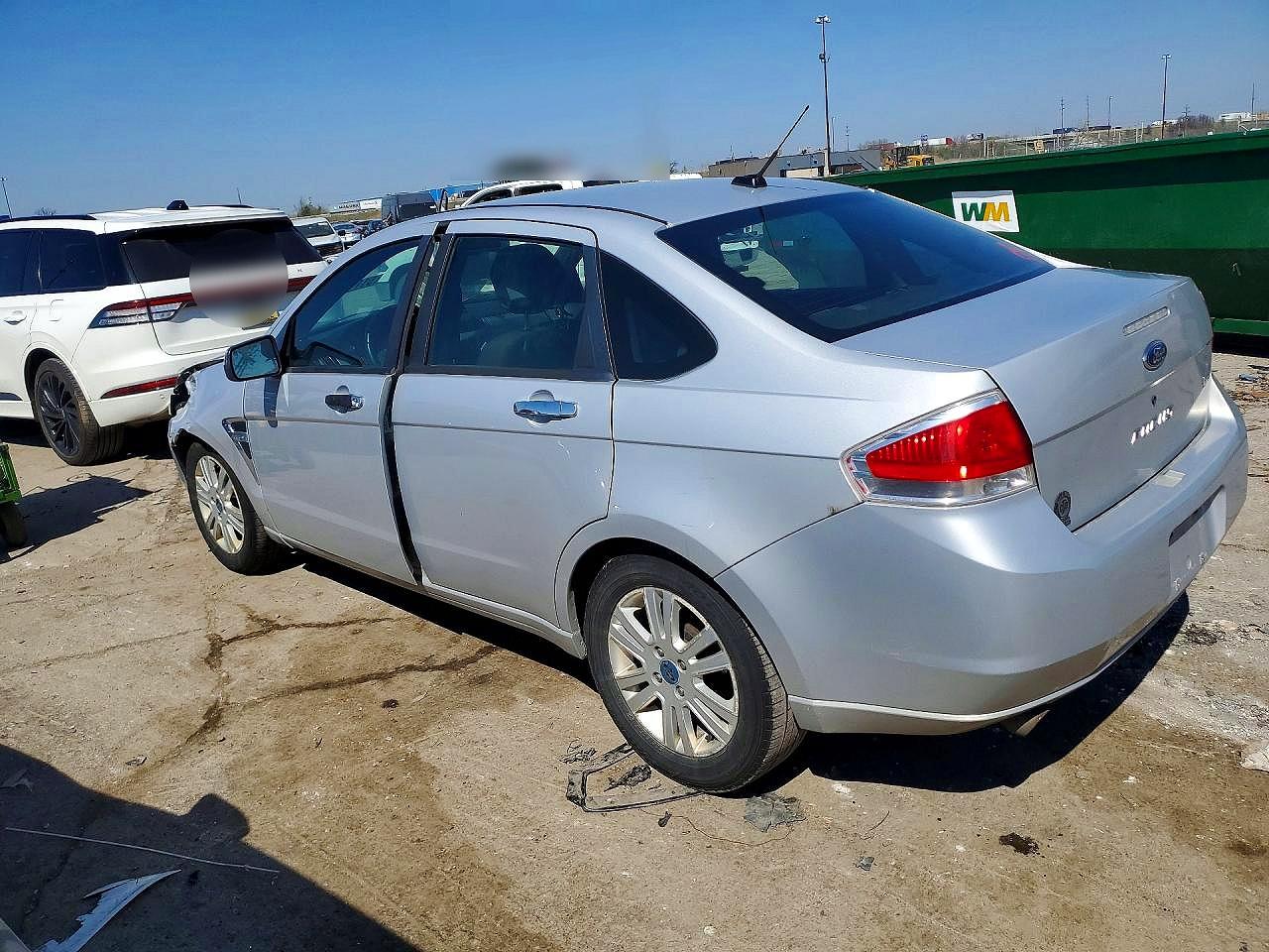 2008 FORD FOCUS SE photo 2