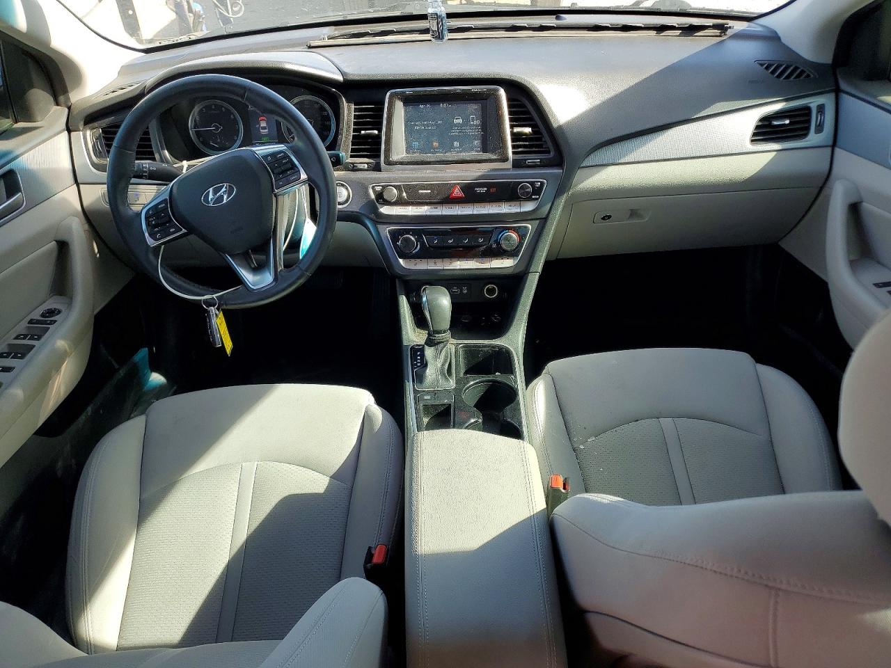 2018 HYUNDAI SONATA SEL photo 8