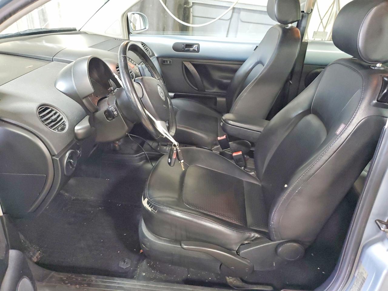 2009 VOLKSWAGEN NEW BEETLE S photo 13