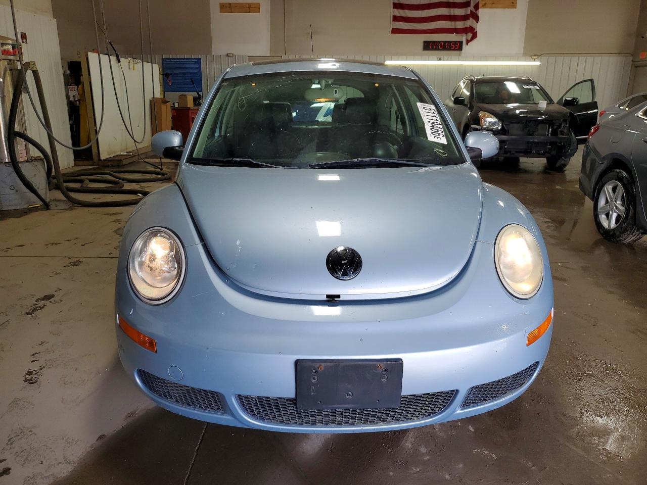 2009 VOLKSWAGEN NEW BEETLE S photo 9