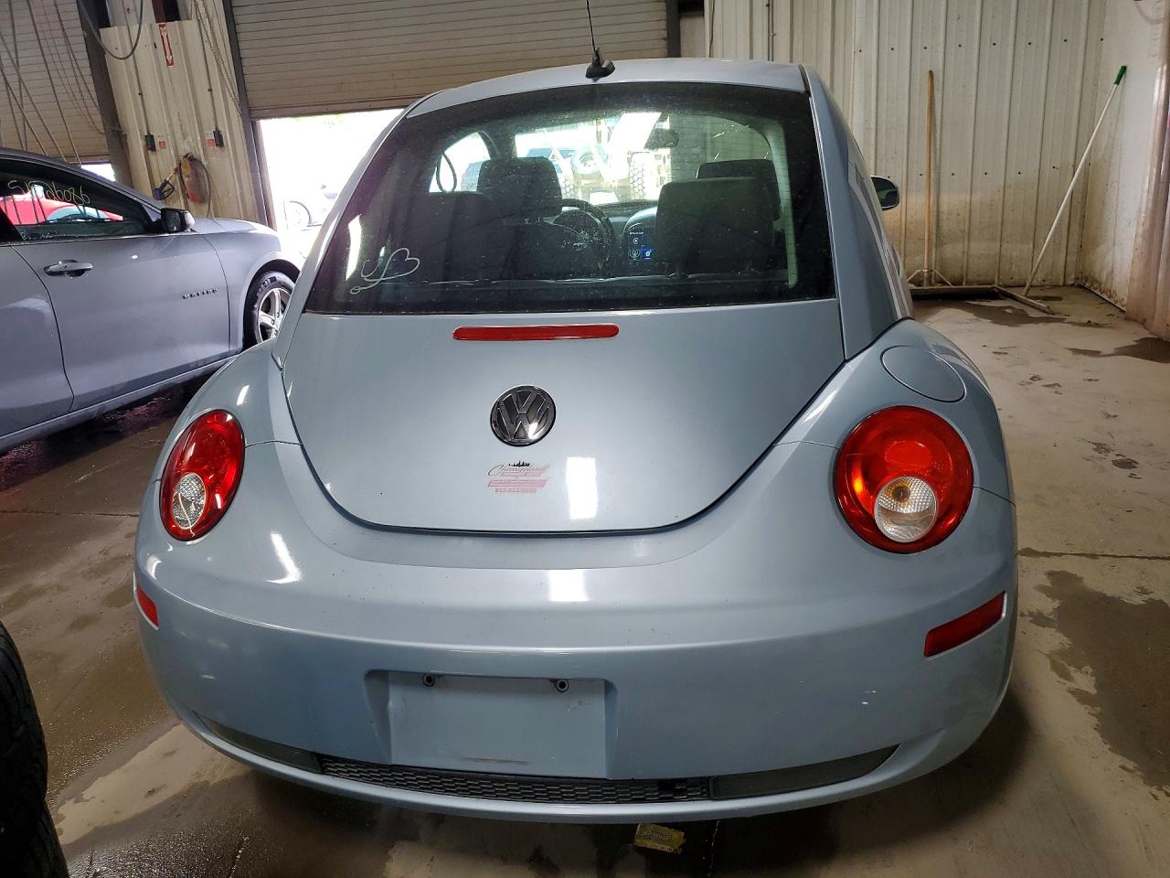 2009 VOLKSWAGEN NEW BEETLE S photo 11